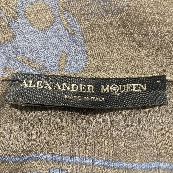 ALEXANDER MCQUEEN  100% Silk Skull Scarf - Picture 3 of 5